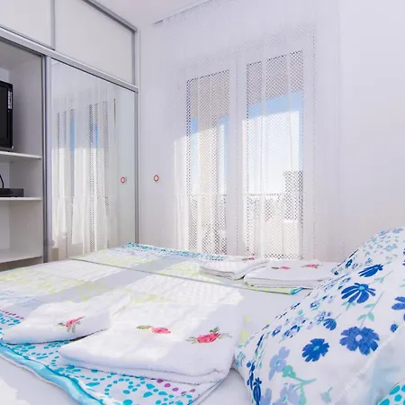 2 Bedroom Beautiful In Okrug Gornji * Trogir