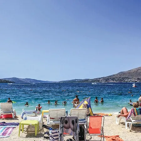 Apartment Lovely In Okrug Gornji *